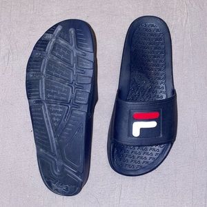 Fila slides